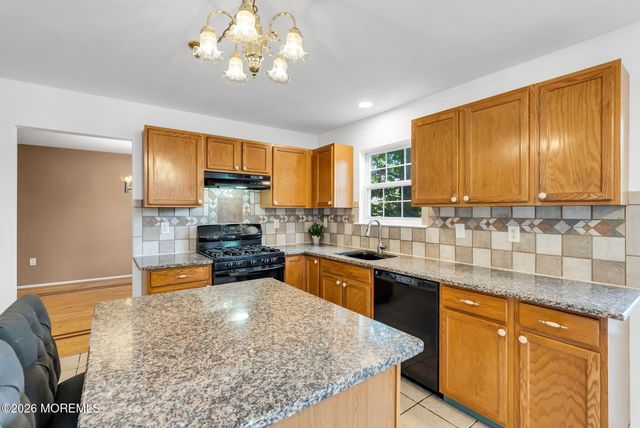 8 Colleen Way, Neptune Township, NJ 07753