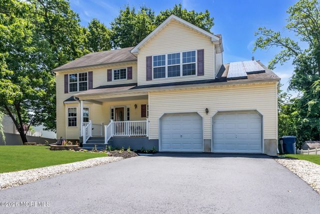 8 Colleen Way, Neptune Township, NJ 07753