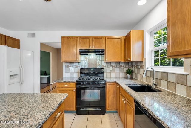 8 Colleen Way, Neptune Township, NJ 07753