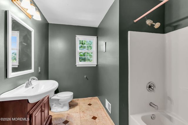 8 Colleen Way, Neptune Township, NJ 07753