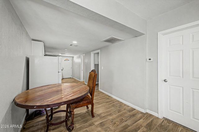 8215 E 6TH Avenue, Mesa, AZ 85208