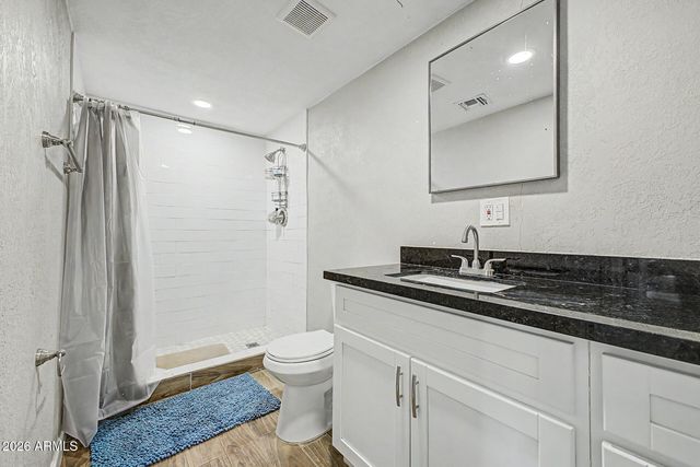 8215 E 6TH Avenue, Mesa, AZ 85208