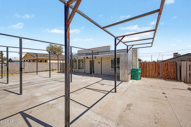8215 E 6TH Avenue, Mesa, AZ 85208