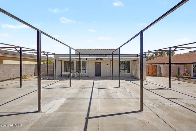 8215 E 6TH Avenue, Mesa, AZ 85208