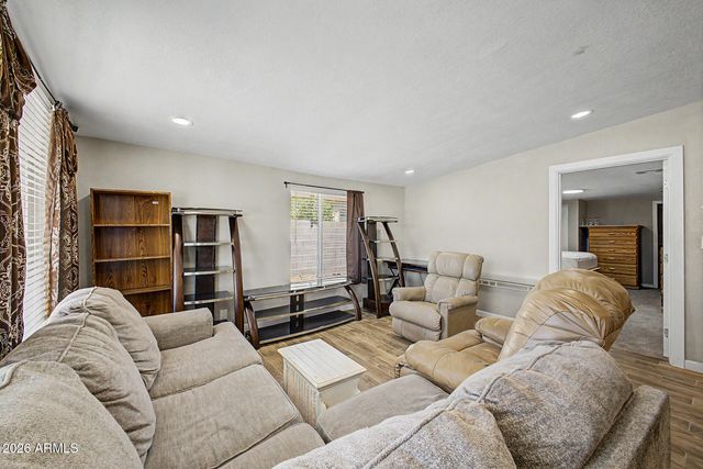 8215 E 6TH Avenue, Mesa, AZ 85208