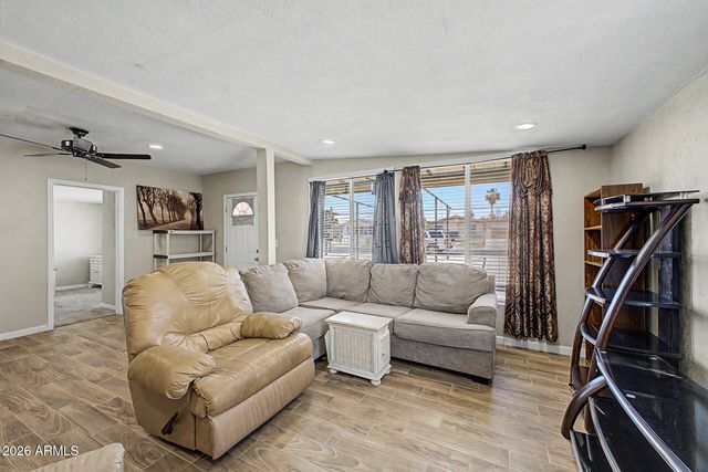 8215 E 6TH Avenue, Mesa, AZ 85208