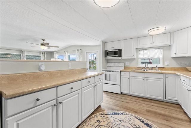 5316 53RD AVENUE E A10, Bradenton, FL 34203