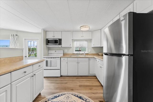5316 53RD AVENUE E A10, Bradenton, FL 34203