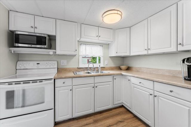 5316 53RD AVENUE E A10, Bradenton, FL 34203