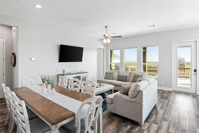 4406 Whaler Lane, Crystal Beach, TX 77650