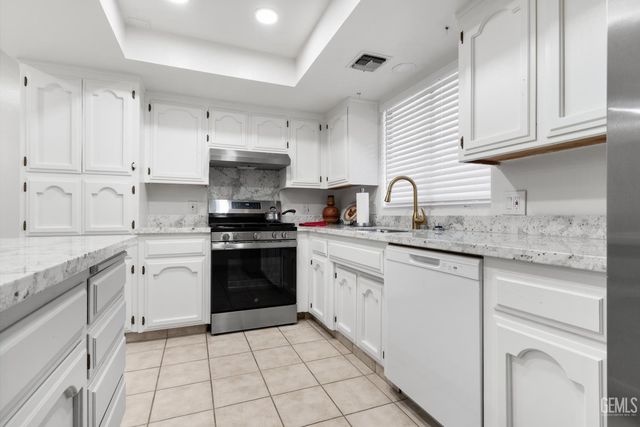4324 Sugar Cane Avenue, Bakersfield, CA 93313