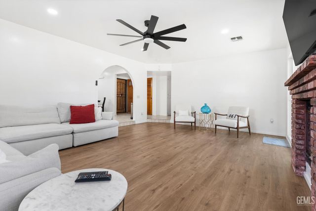 4324 Sugar Cane Avenue, Bakersfield, CA 93313