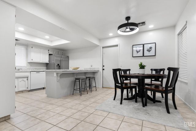 4324 Sugar Cane Avenue, Bakersfield, CA 93313