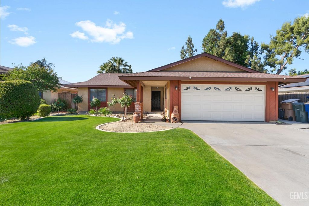 4324 Sugar Cane Avenue, Bakersfield, CA 93313