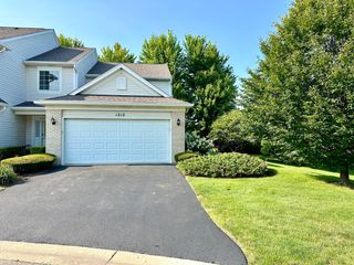 1212 Hillsborough Court, Crystal Lake, IL 60014