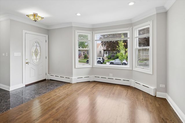 5836 N Manton Avenue, Chicago, IL 60646