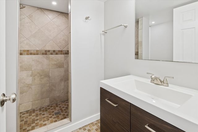 5836 N Manton Avenue, Chicago, IL 60646