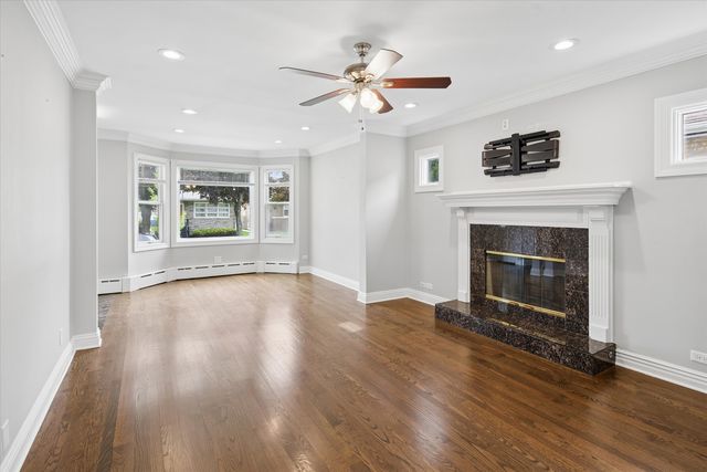 5836 N Manton Avenue, Chicago, IL 60646