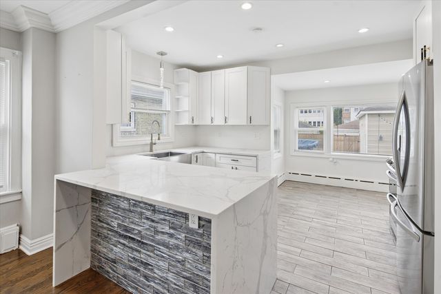 5836 N Manton Avenue, Chicago, IL 60646