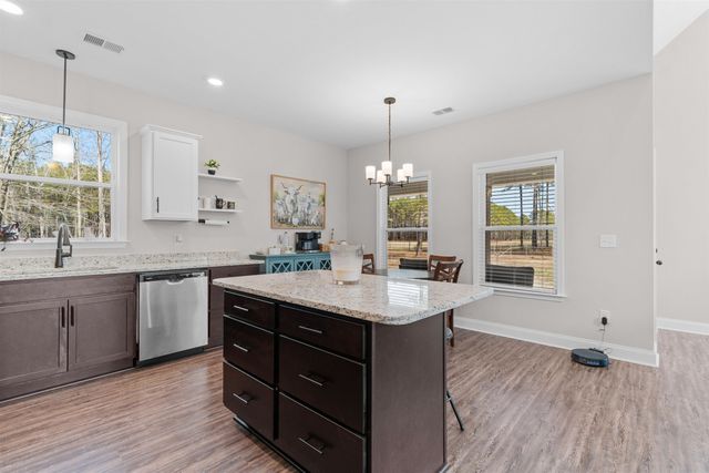 131 Rhodus Ave., Andrews, SC 29510