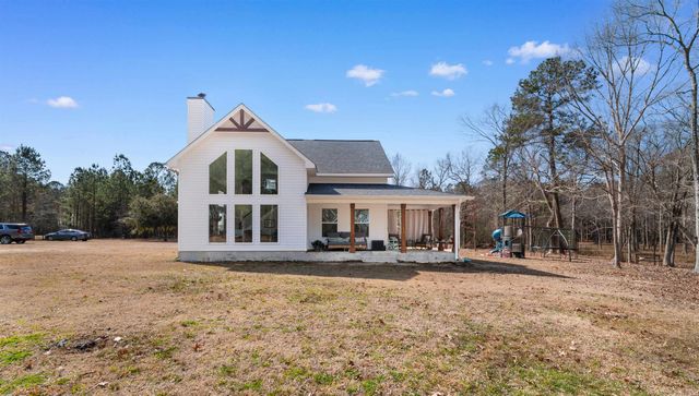 131 Rhodus Ave., Andrews, SC 29510