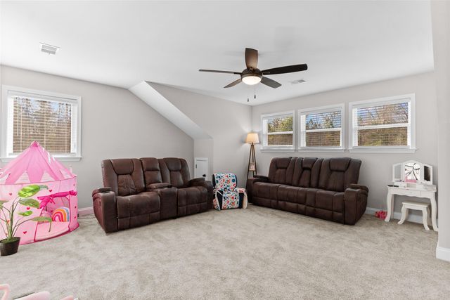 131 Rhodus Ave., Andrews, SC 29510