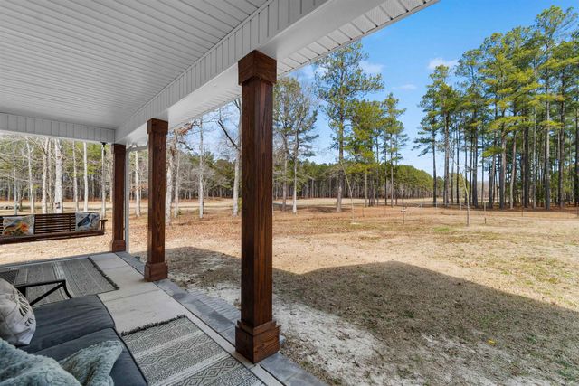 131 Rhodus Ave., Andrews, SC 29510