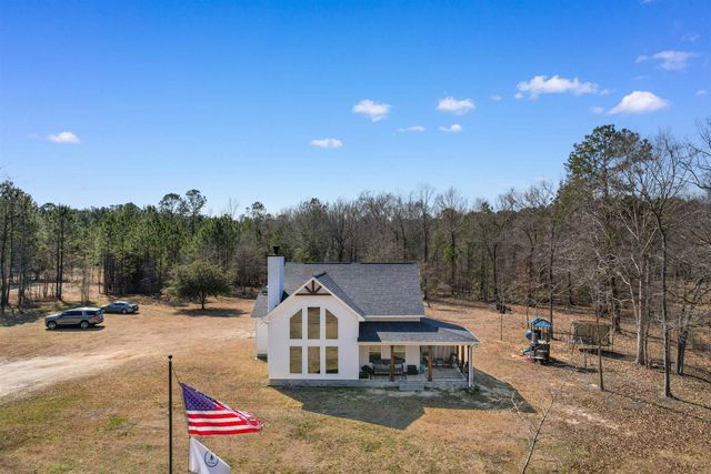 131 Rhodus Ave., Andrews, SC 29510