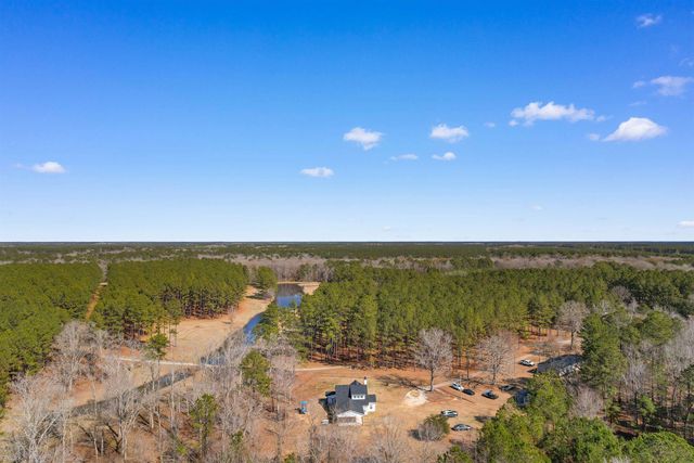 131 Rhodus Ave., Andrews, SC 29510