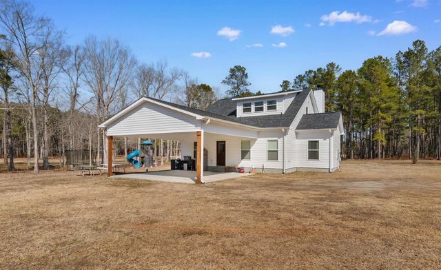 131 Rhodus Ave., Andrews, SC 29510