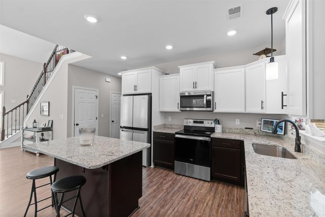 131 Rhodus Ave., Andrews, SC 29510