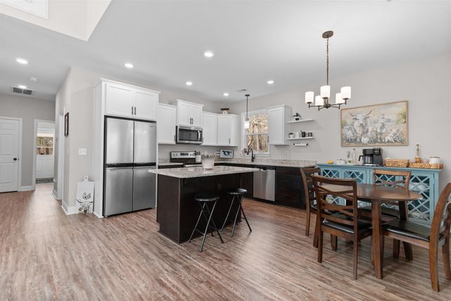 131 Rhodus Ave., Andrews, SC 29510