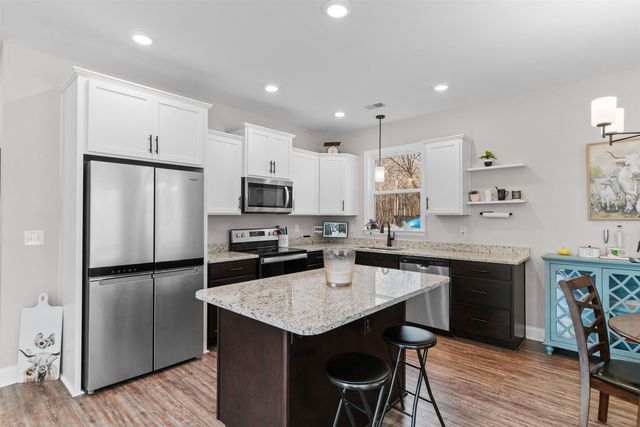 131 Rhodus Ave., Andrews, SC 29510