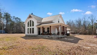 131 Rhodus Ave., Andrews, SC 29510
