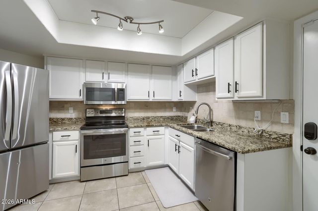 9802 N 5TH Street, Phoenix, AZ 85020
