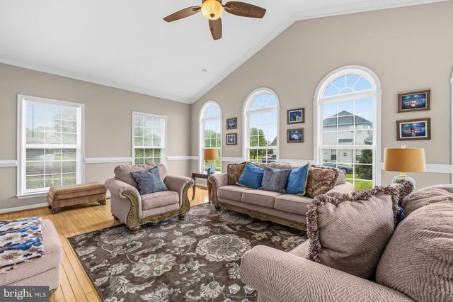 104 GRASMERE DR, Charles Town, WV 25414