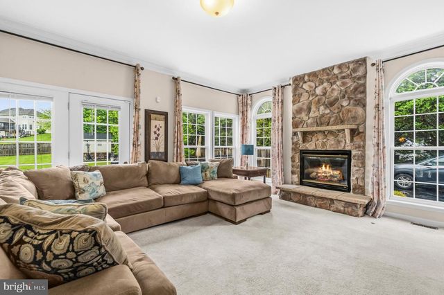 104 GRASMERE DR, Charles Town, WV 25414