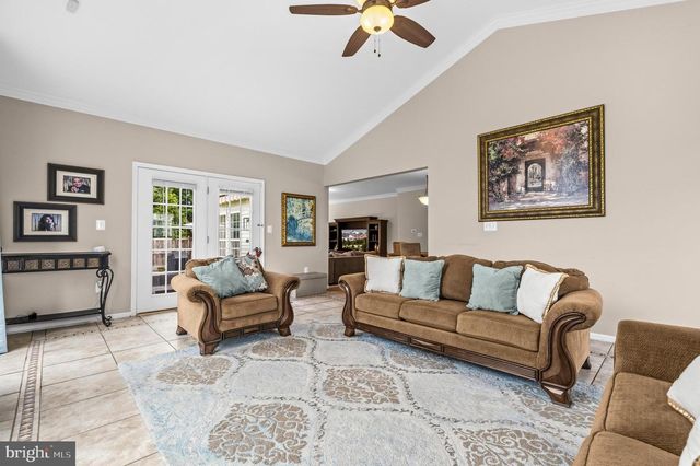 104 GRASMERE DR, Charles Town, WV 25414