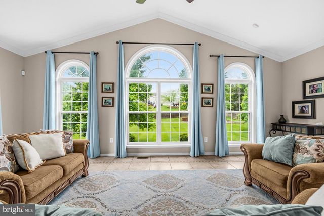 104 GRASMERE DR, Charles Town, WV 25414