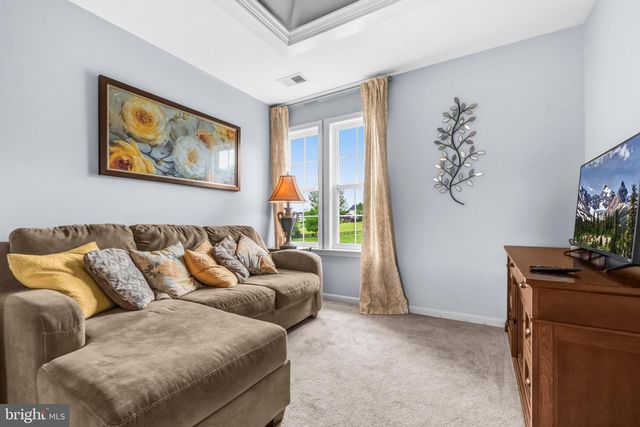104 GRASMERE DR, Charles Town, WV 25414