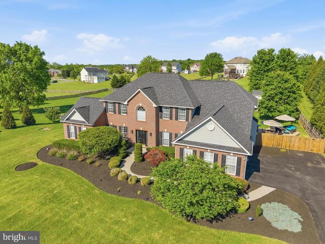 104 GRASMERE DR, Charles Town, WV 25414