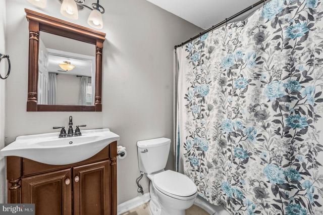 104 GRASMERE DR, Charles Town, WV 25414