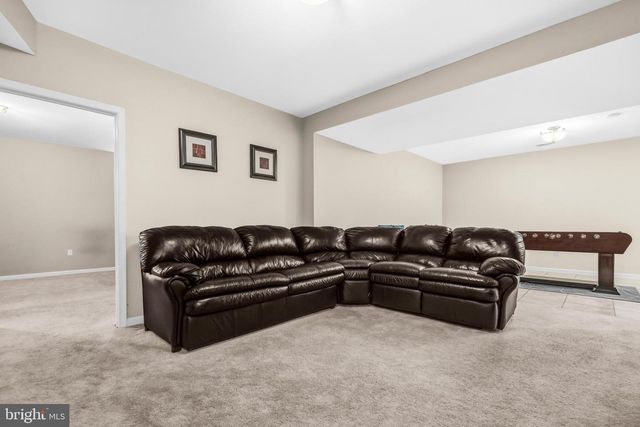 104 GRASMERE DR, Charles Town, WV 25414