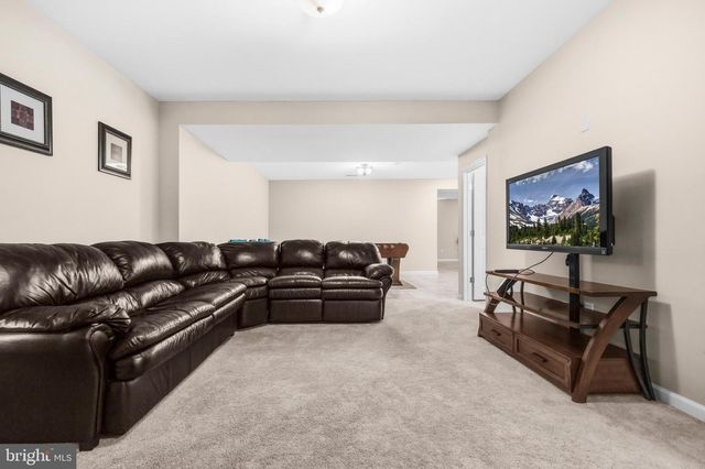 104 GRASMERE DR, Charles Town, WV 25414