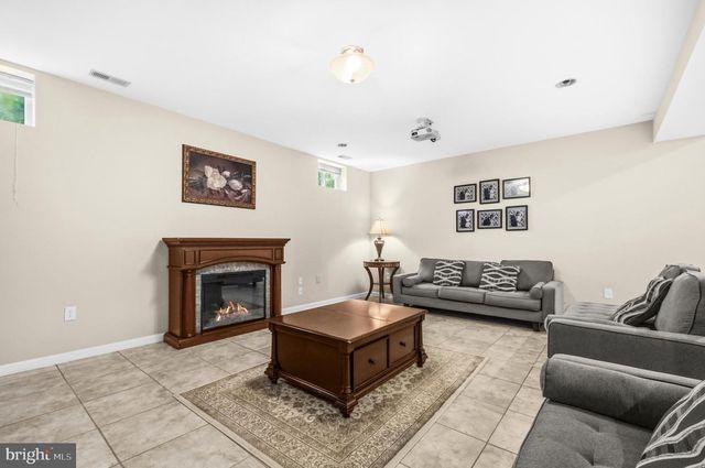 104 GRASMERE DR, Charles Town, WV 25414