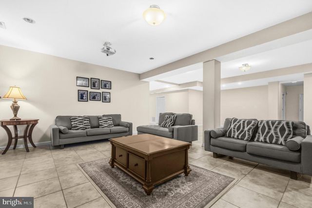 104 GRASMERE DR, Charles Town, WV 25414