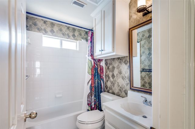 3912 Sovereign Drive, Bedford, TX 76021