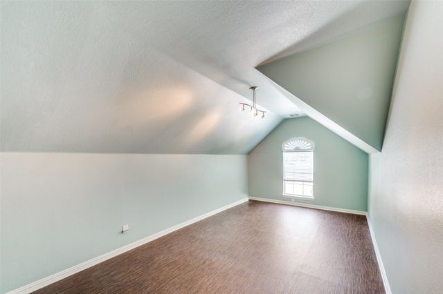 3912 Sovereign Drive, Bedford, TX 76021