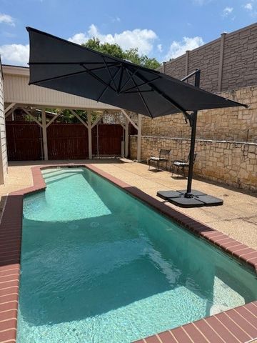 3912 Sovereign Drive, Bedford, TX 76021