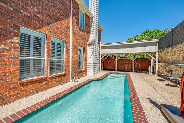 3912 Sovereign Drive, Bedford, TX 76021